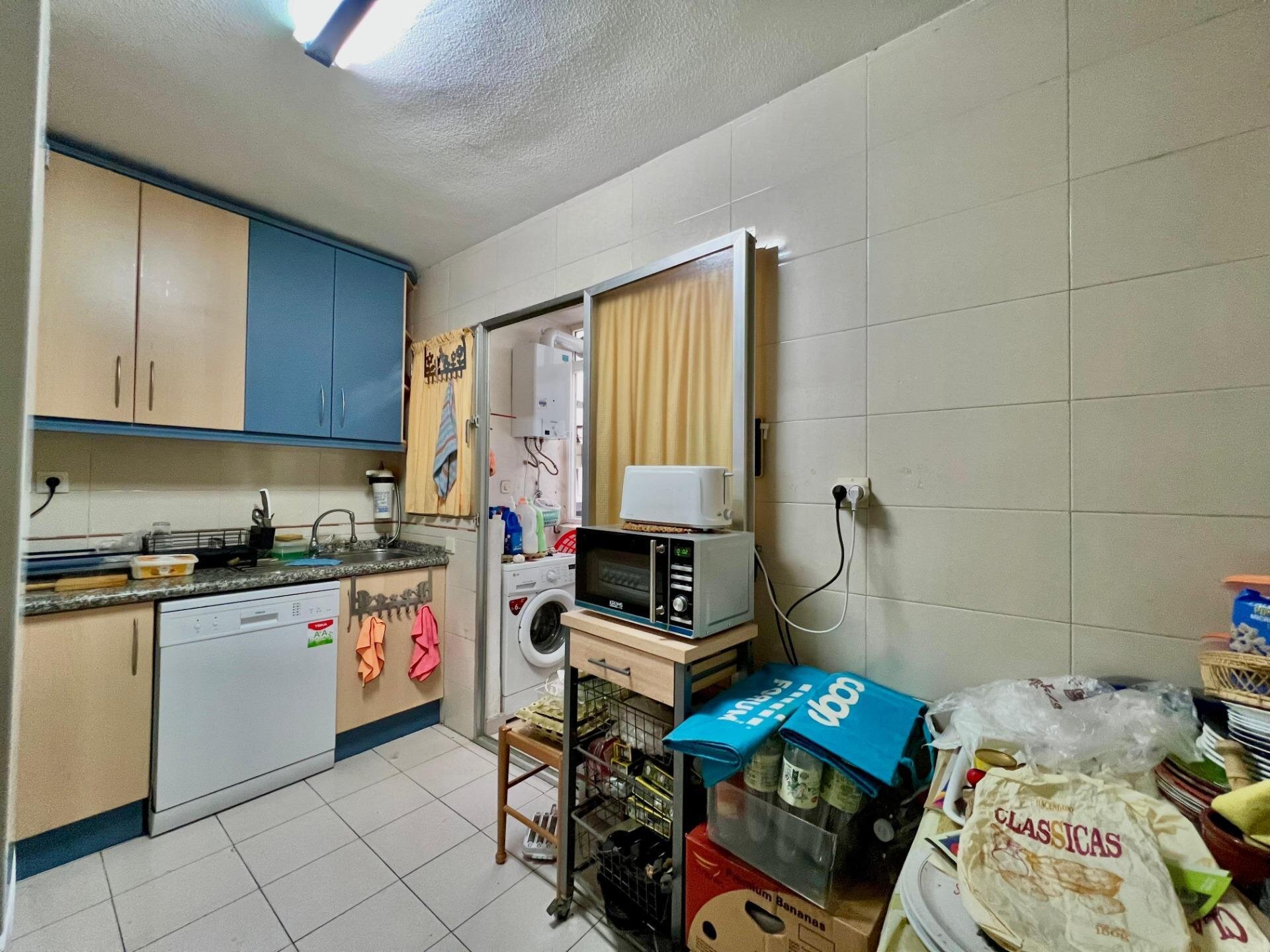 4-Bedroom Apartment in Centro, Torrevieja - Image 31