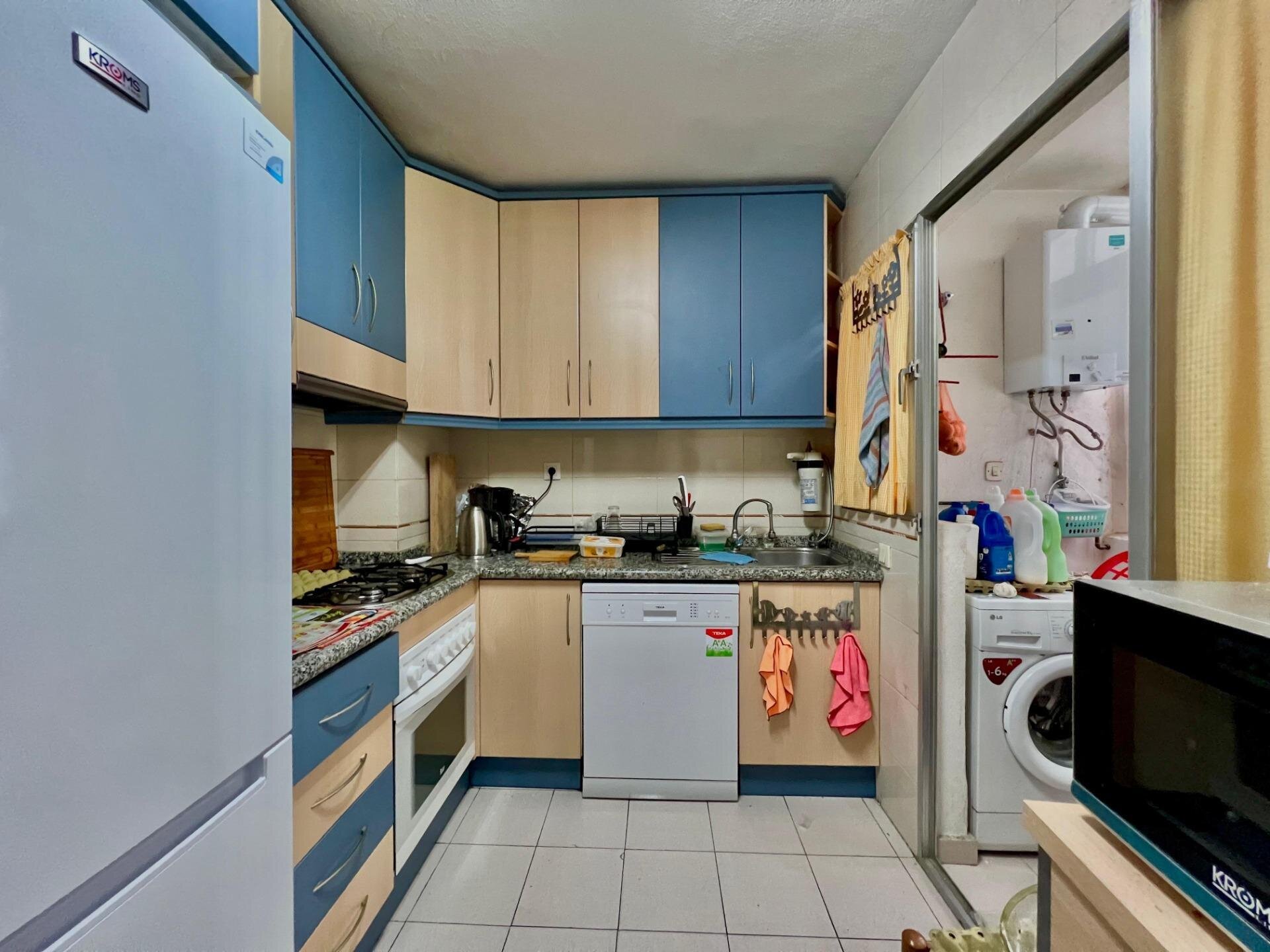 4-Bedroom Apartment in Centro, Torrevieja - Image 32
