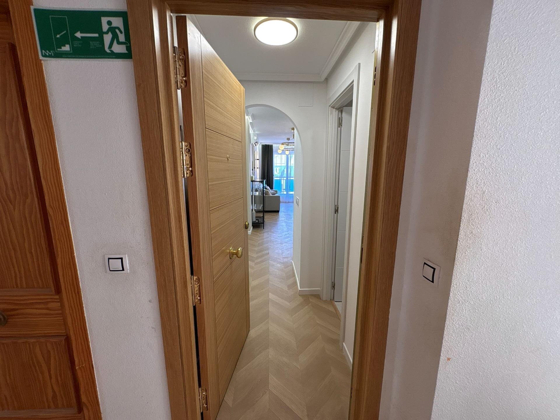 2-Bedroom Apartment in Estacion de Autobuses, Torrevieja - Image 25