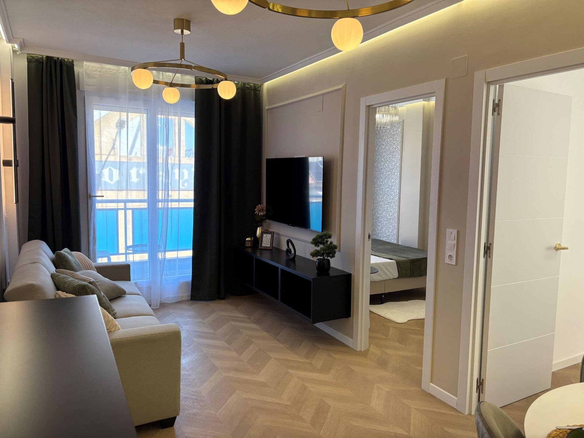 2-Bedroom Apartment in Estacion de Autobuses, Torrevieja - Image 3