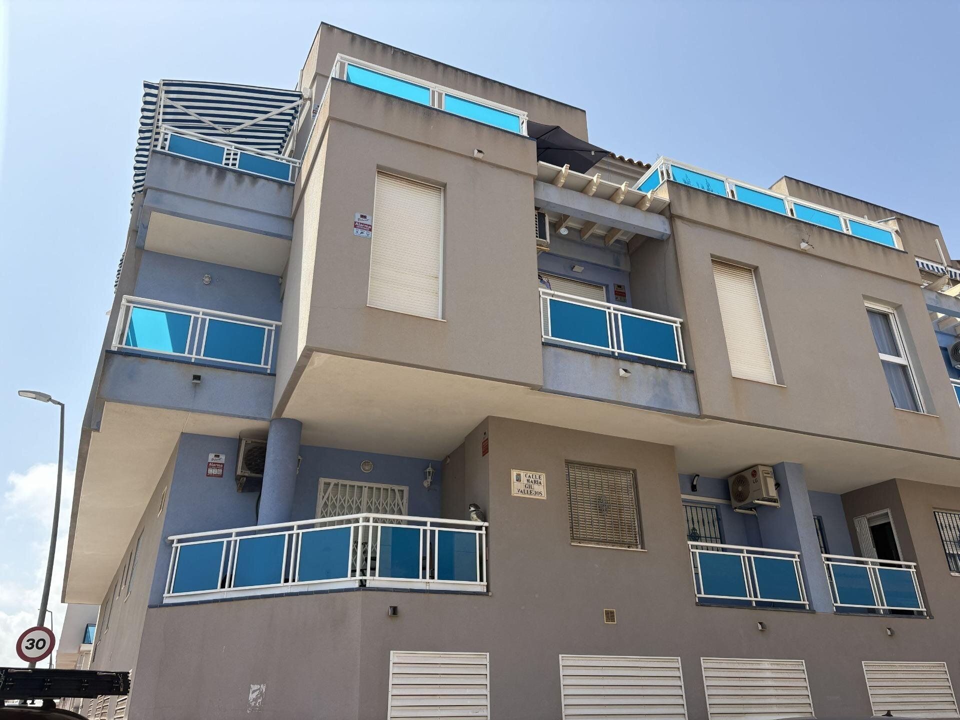 2-Bedroom Apartment in Estacion de Autobuses, Torrevieja - Image 32
