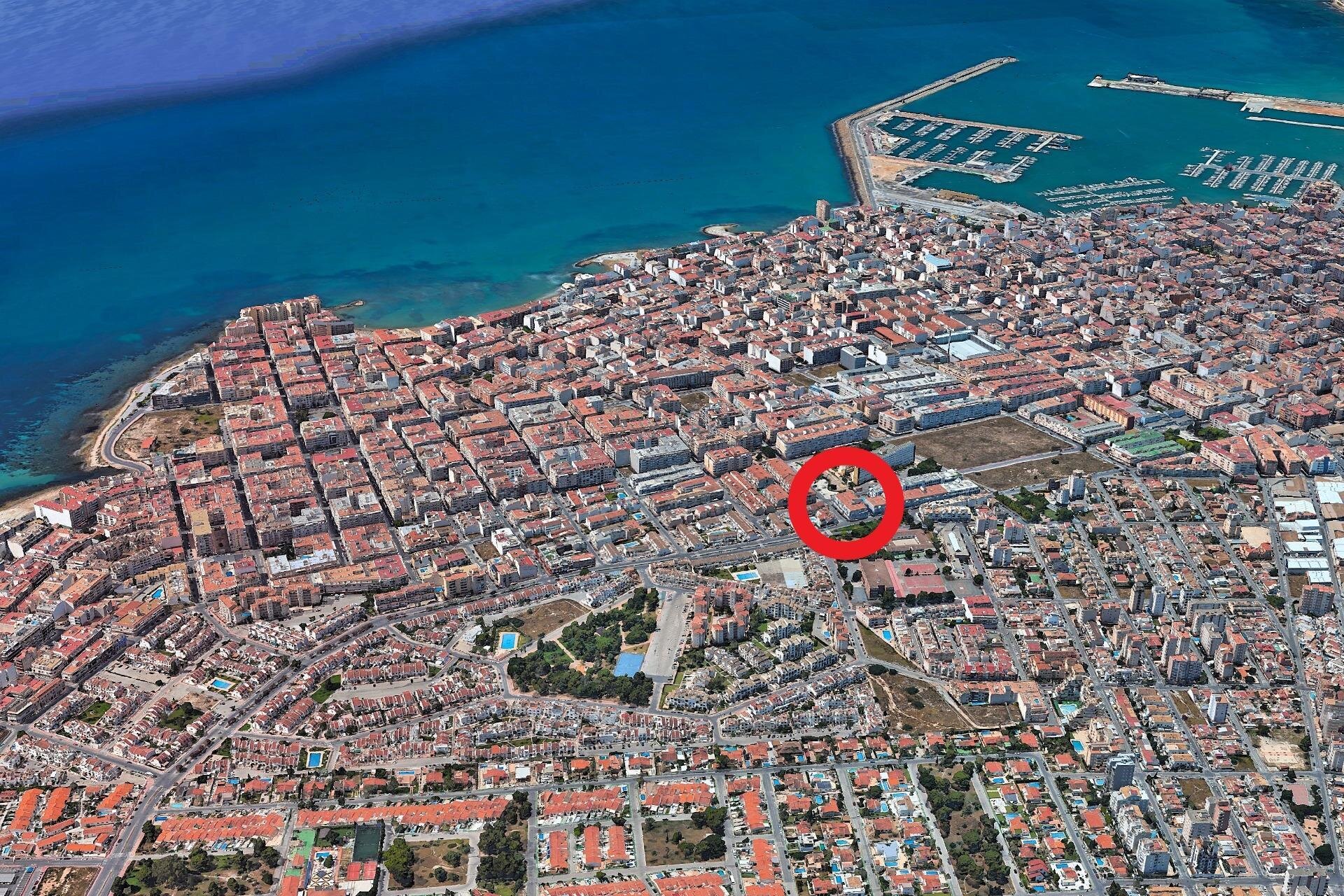 2-Bedroom Apartment in Estacion de Autobuses, Torrevieja - Image 37