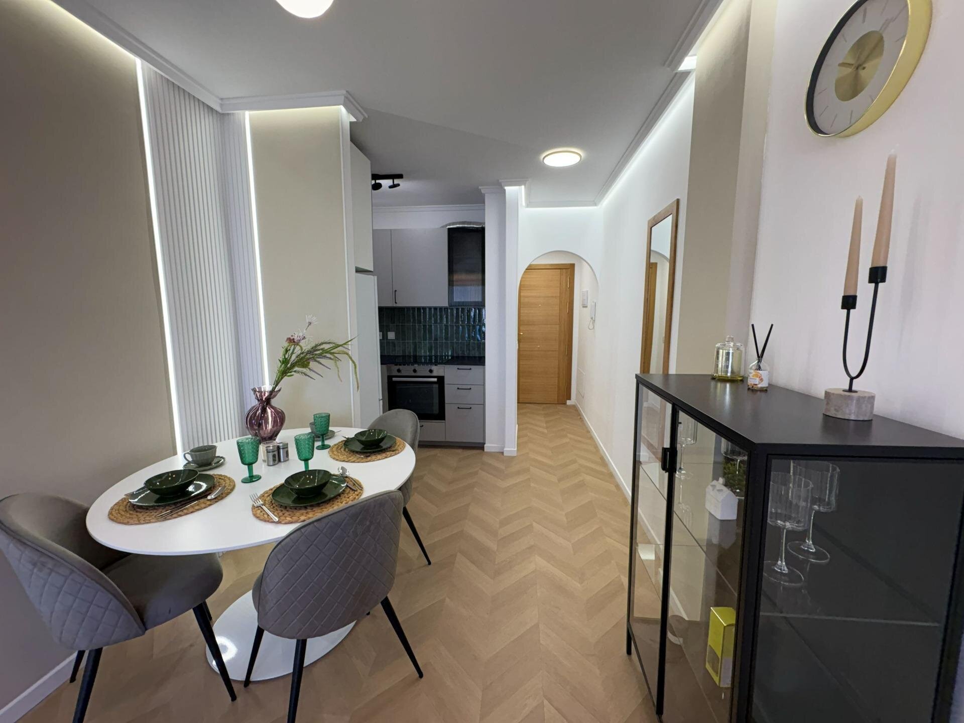 2-Bedroom Apartment in Estacion de Autobuses, Torrevieja - Image 9