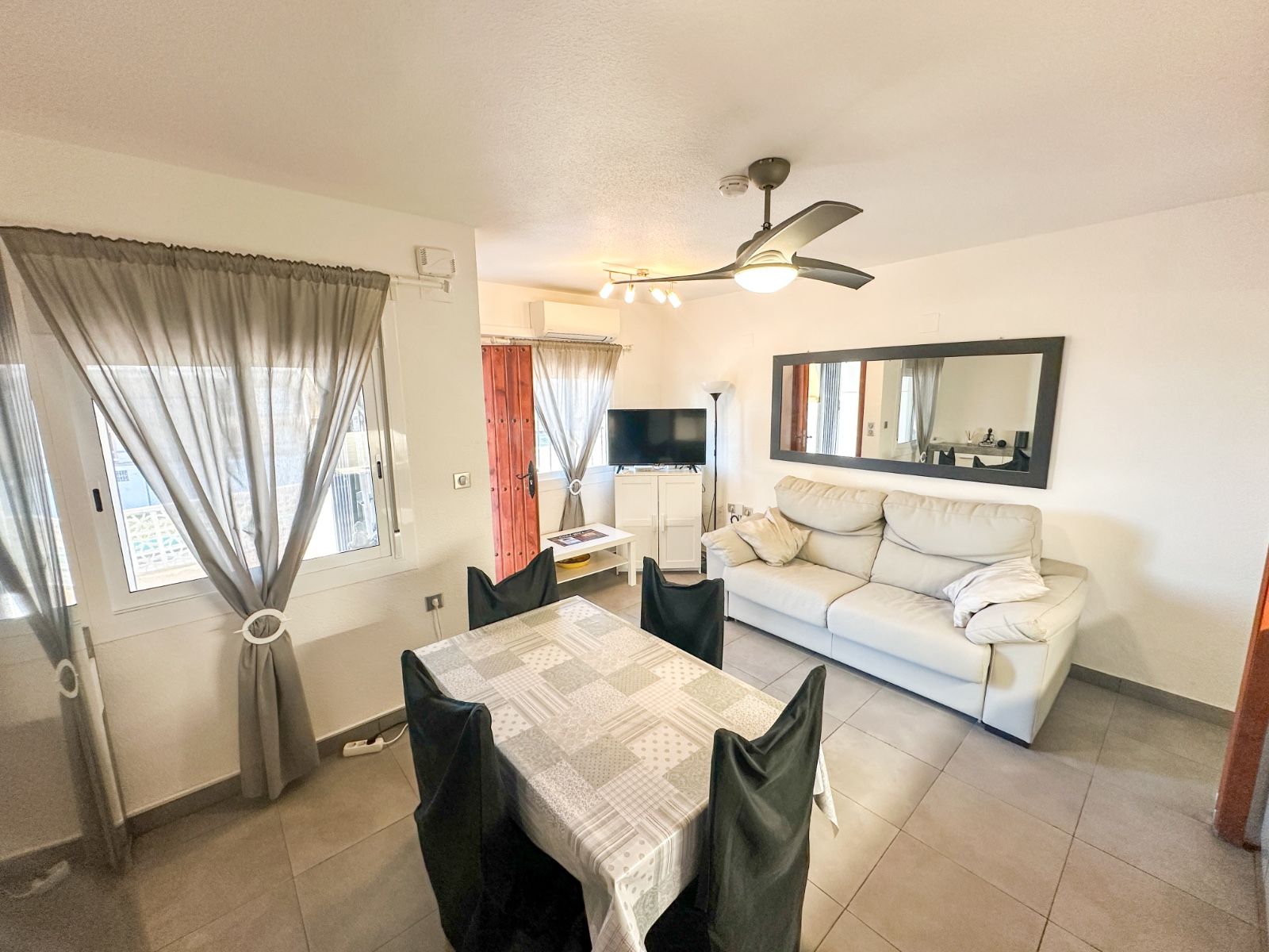 1-Bedroom Apartment in Blue Lagoon - Galán, San Miguel de Salinas - Image 11