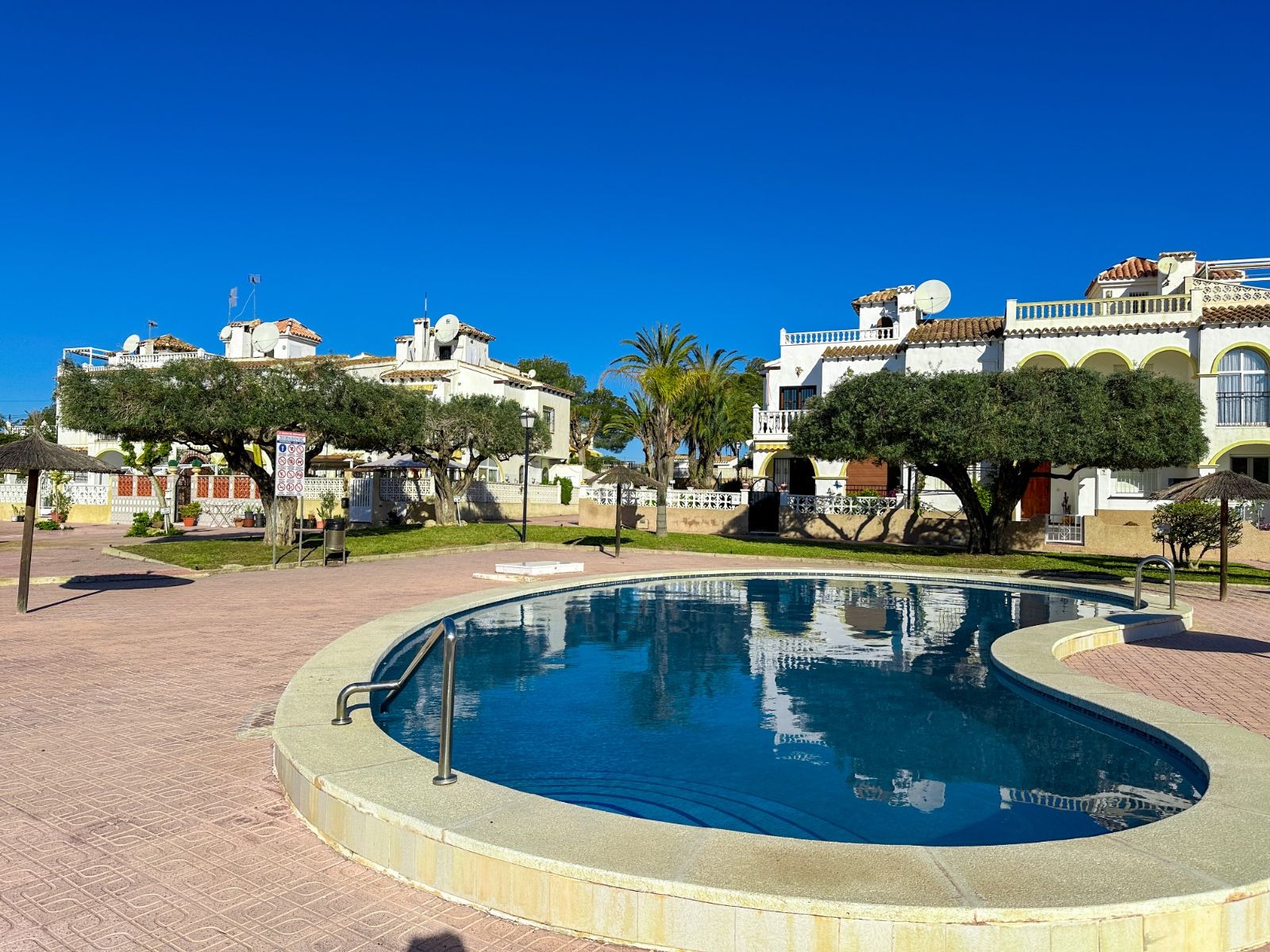 1-Bedroom Apartment in Blue Lagoon - Galán, San Miguel de Salinas - Image 3