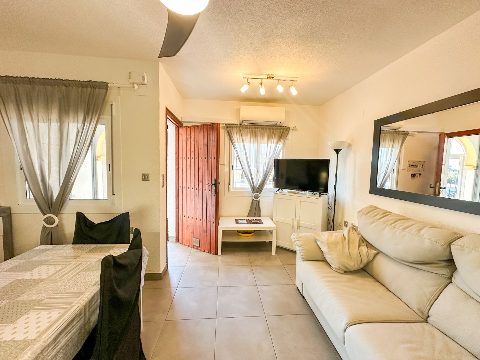 1-Bedroom Apartment in Blue Lagoon - Galán, San Miguel de Salinas - Image 9