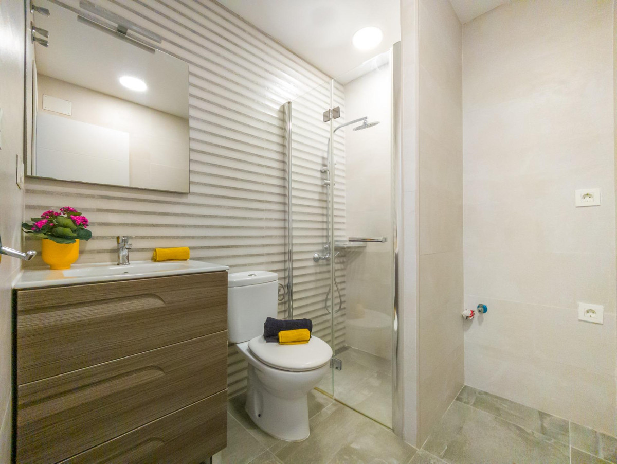 3-Bedroom Ground Floor Apartment in  Torrevieja | Sunny C... - Image 11