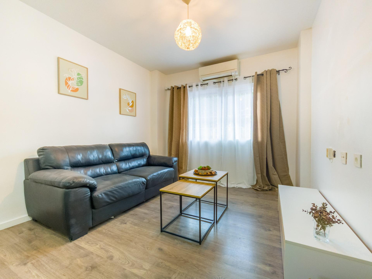 3-Bedroom Ground Floor Apartment in  Torrevieja | Sunny C... - Image 4