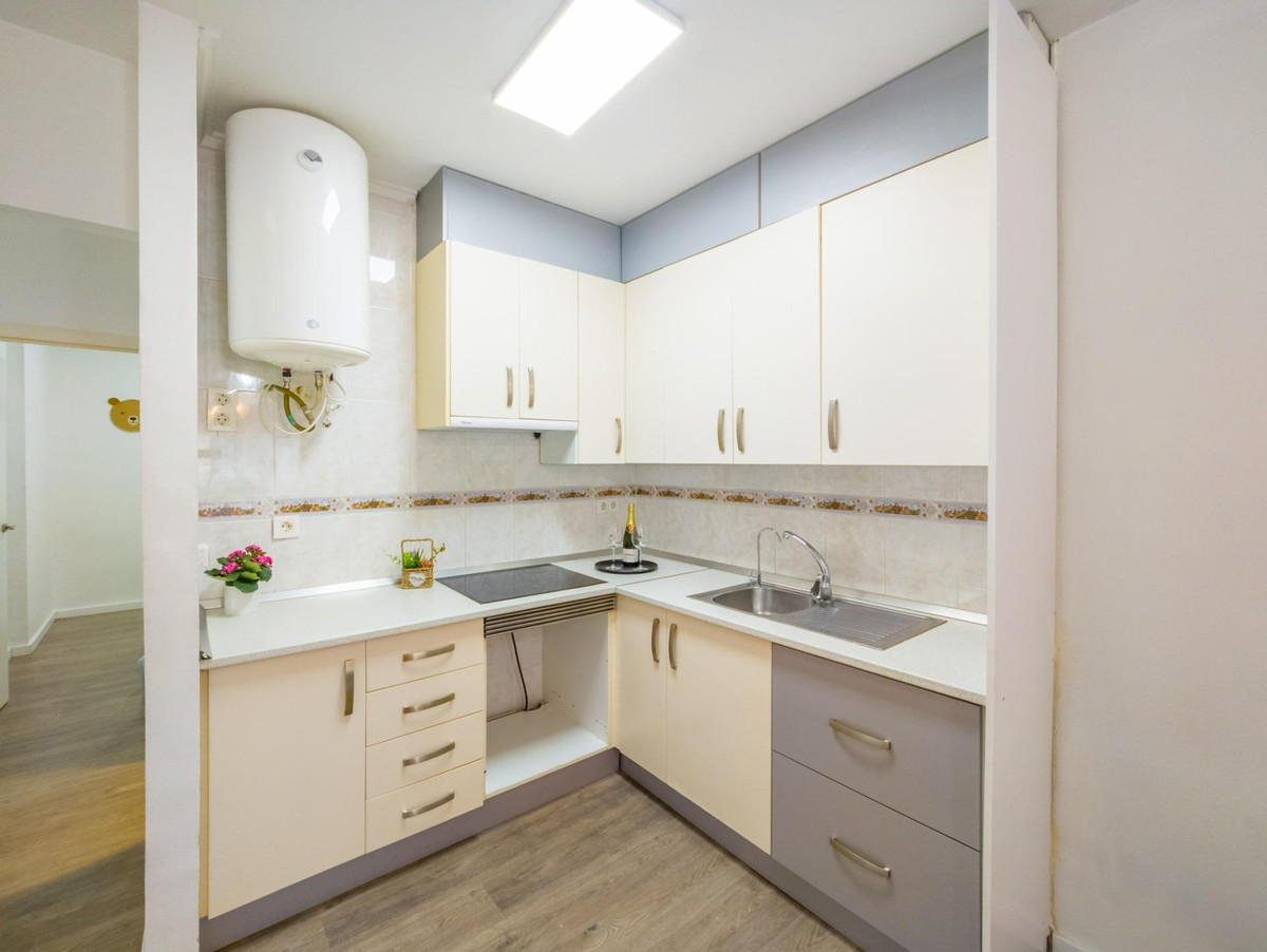 3-Bedroom Ground Floor Apartment in  Torrevieja | Sunny C... - Image 5