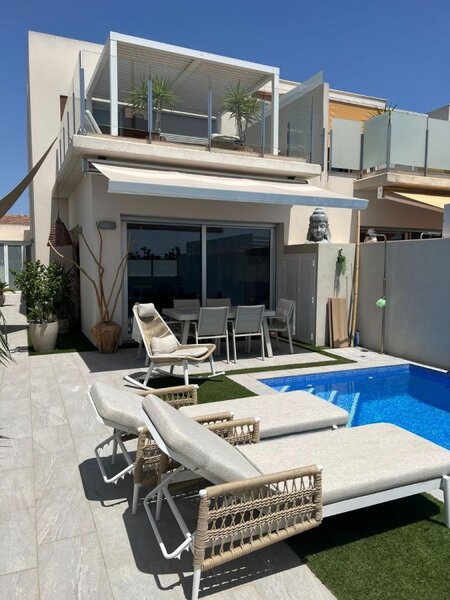 Villa de 3 Dormitorios en Comunidad Valenciana, Daya Vieja