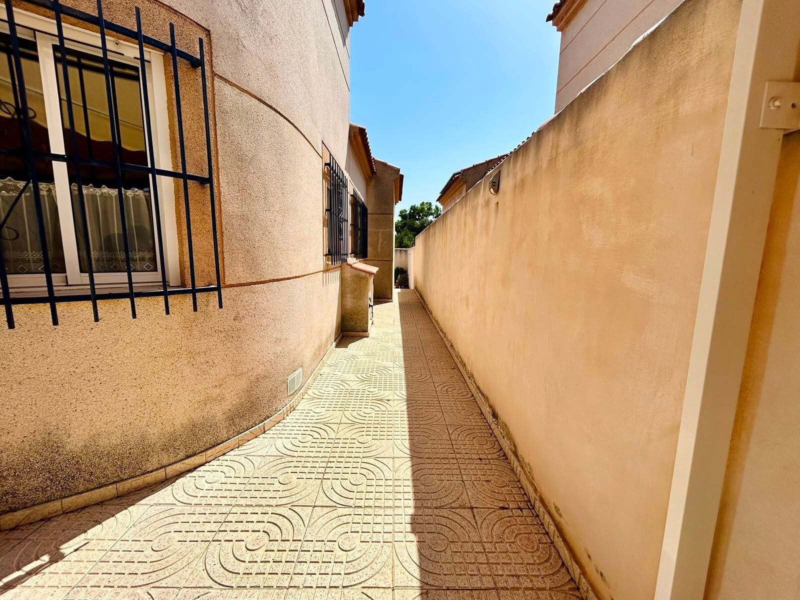 3-Bedroom Villa in La Siesta - El Salado - Torreta, Torrevieja - Image 16