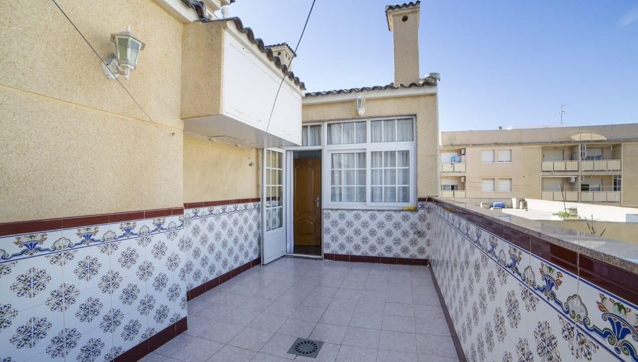 5-Bedroom House in Los Alcázares - Image 29