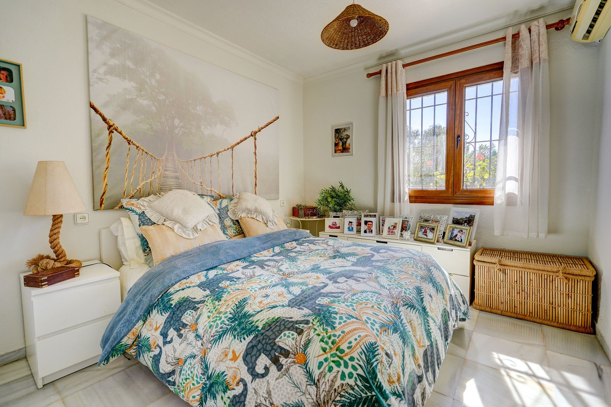 4-Bedroom Villa in  Marbella | Sunny Casas - Costa Blanca... - Image 12