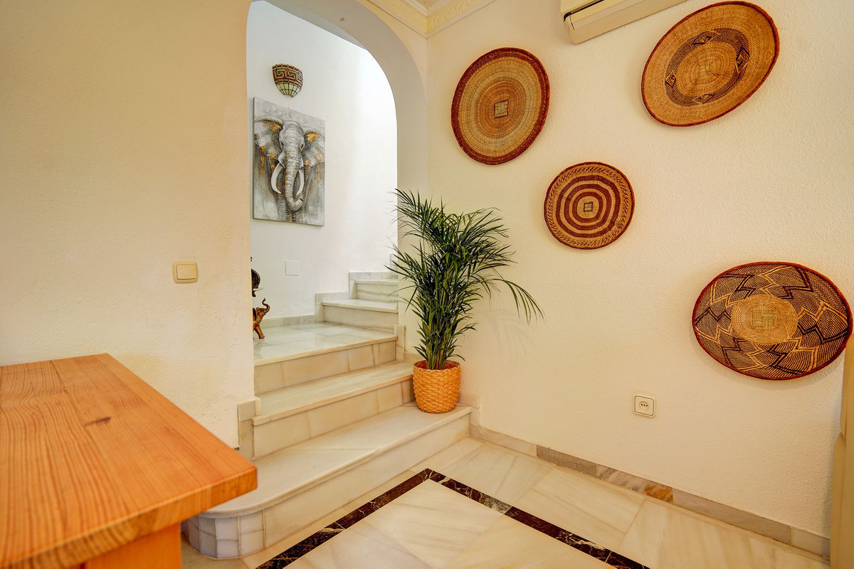 4-Bedroom Villa in  Marbella | Sunny Casas - Costa Blanca... - Image 17