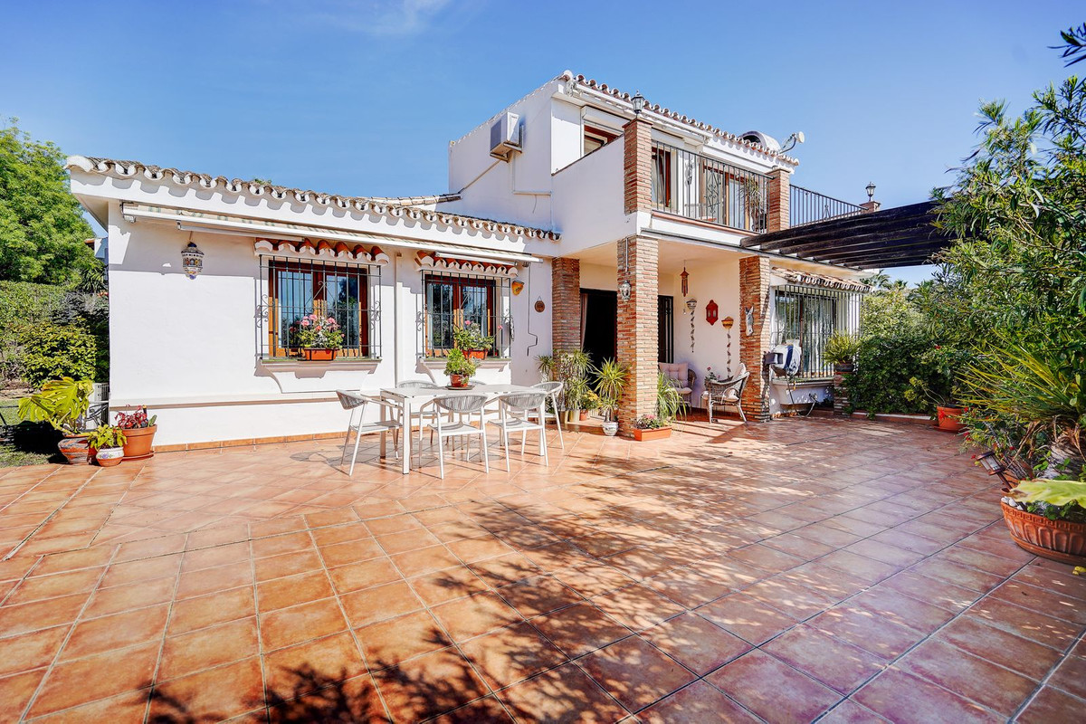 4-Bedroom Villa in  Marbella | Sunny Casas - Costa Blanca... - Image 2