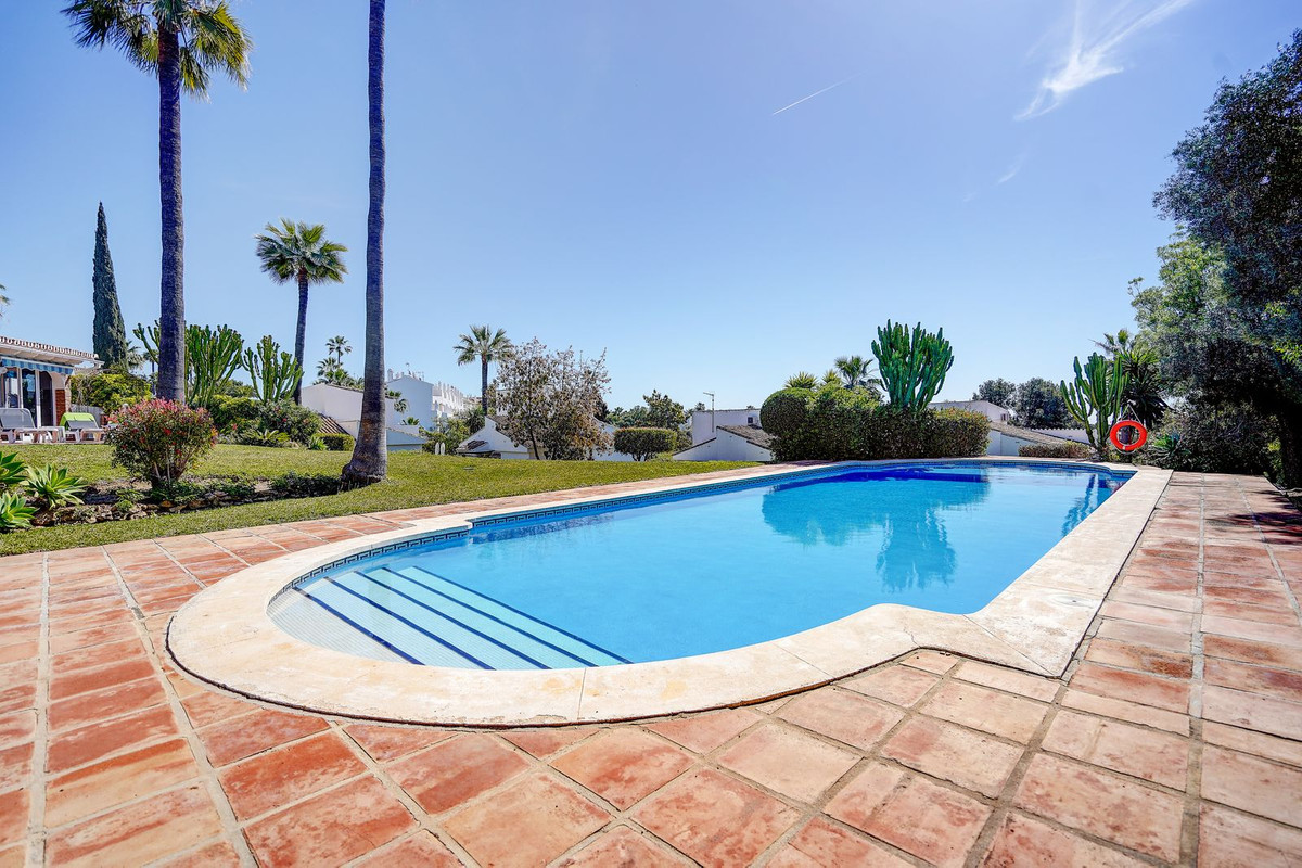 4-Bedroom Villa in  Marbella | Sunny Casas - Costa Blanca... - Image 25