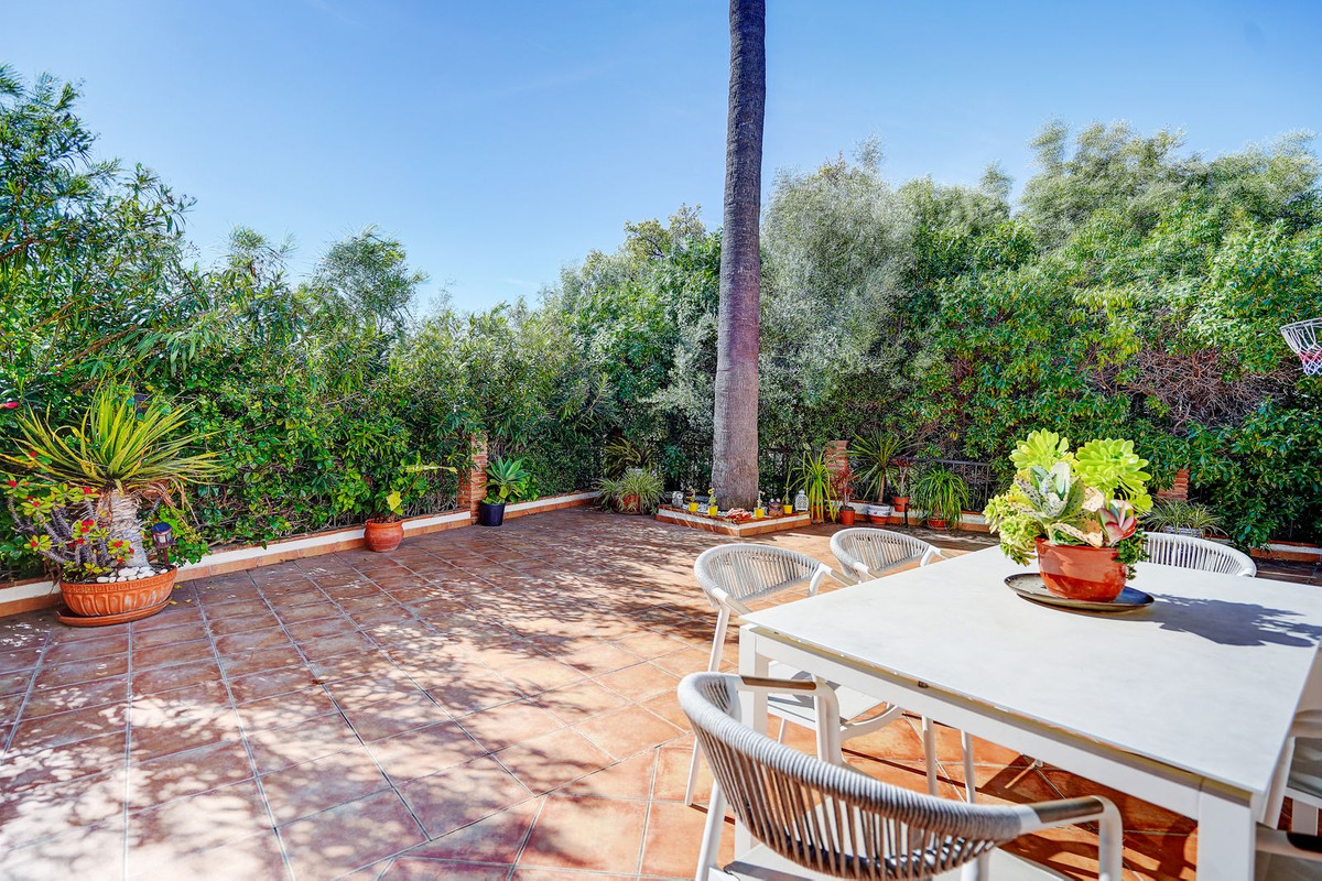 4-Bedroom Villa in  Marbella | Sunny Casas - Costa Blanca... - Image 3