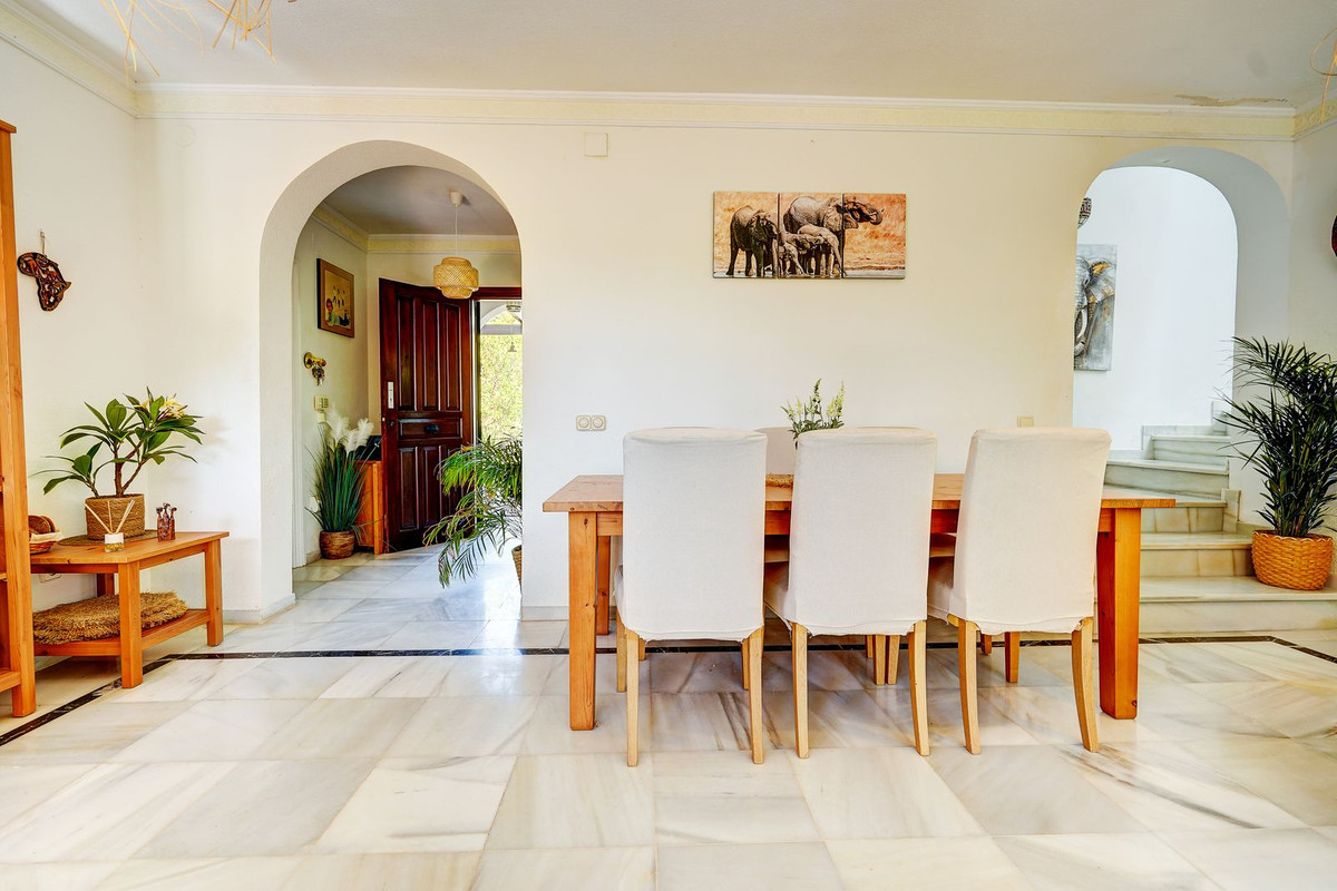 4-Bedroom Villa in  Marbella | Sunny Casas - Costa Blanca... - Image 7