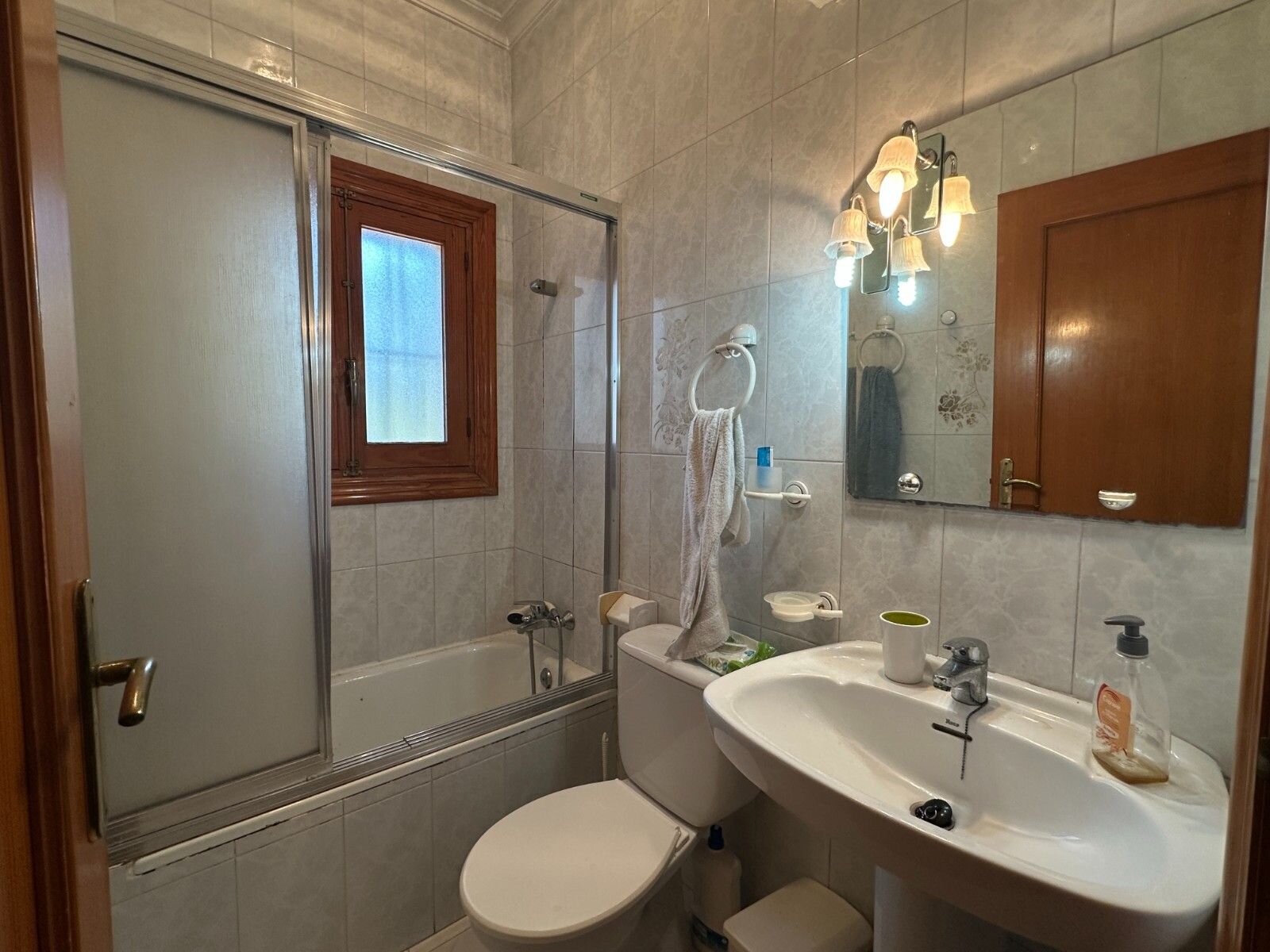 8-Bedroom Villa in La Siesta, Torrevieja - Image 23