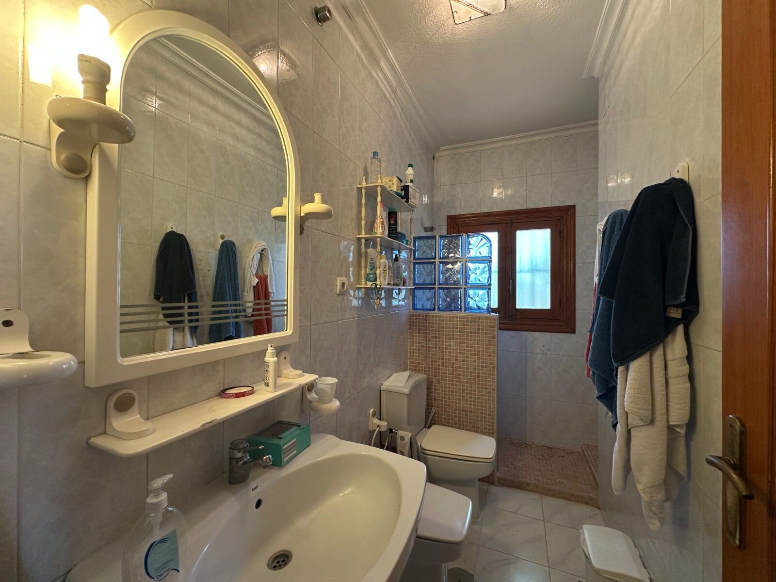 8-Bedroom Villa in La Siesta, Torrevieja - Image 25