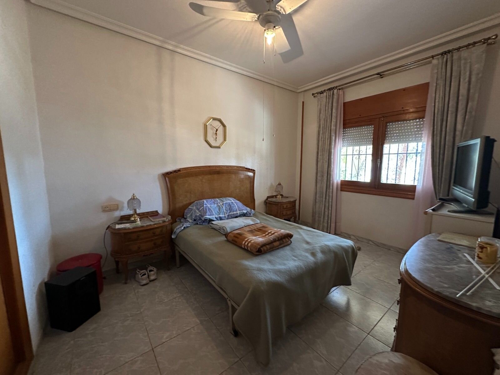 8-Bedroom Villa in La Siesta, Torrevieja - Image 28