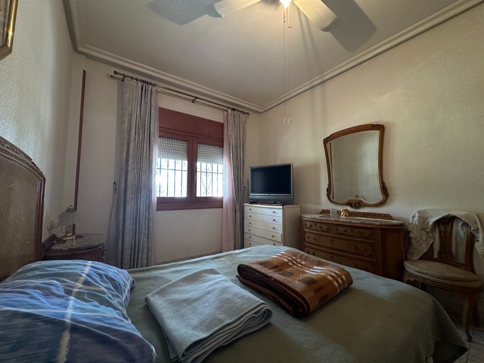 8-Bedroom Villa in La Siesta, Torrevieja - Image 29
