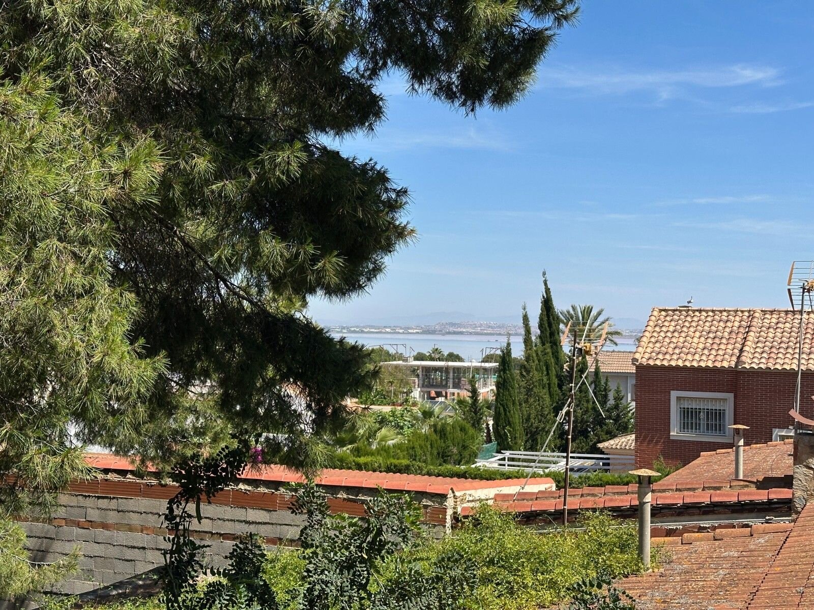 8-Bedroom Villa in La Siesta, Torrevieja - Image 36