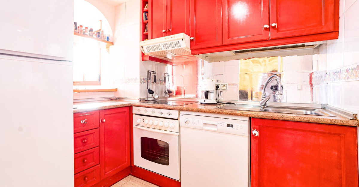 1-Bedroom Middle Floor Apartment in Villajoyosa | Sunny ... - Image 12