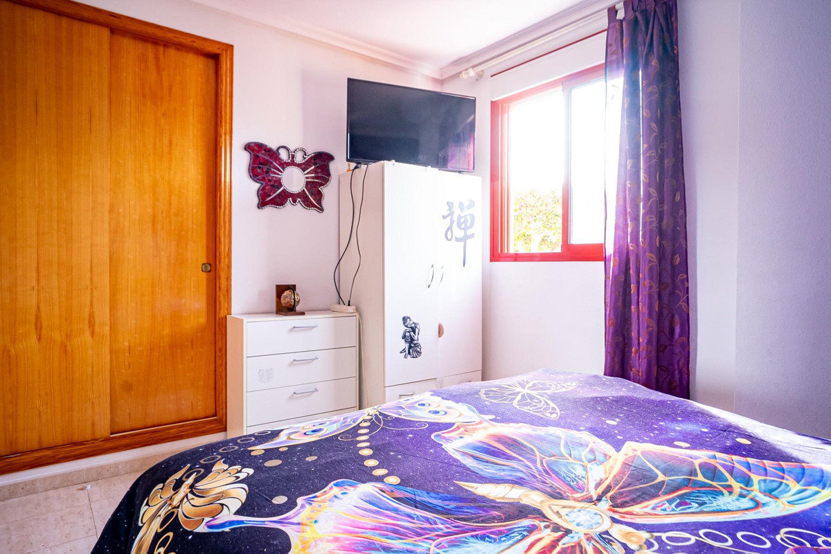 1-Bedroom Middle Floor Apartment in Villajoyosa | Sunny ... - Image 22