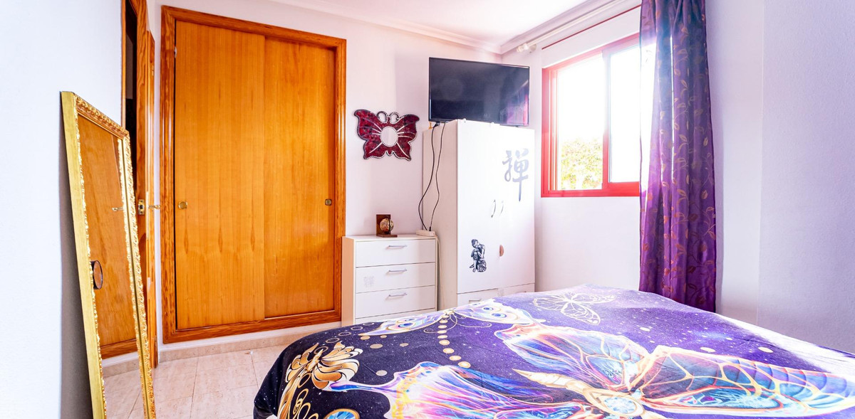 1-Bedroom Middle Floor Apartment in Villajoyosa | Sunny ... - Image 25