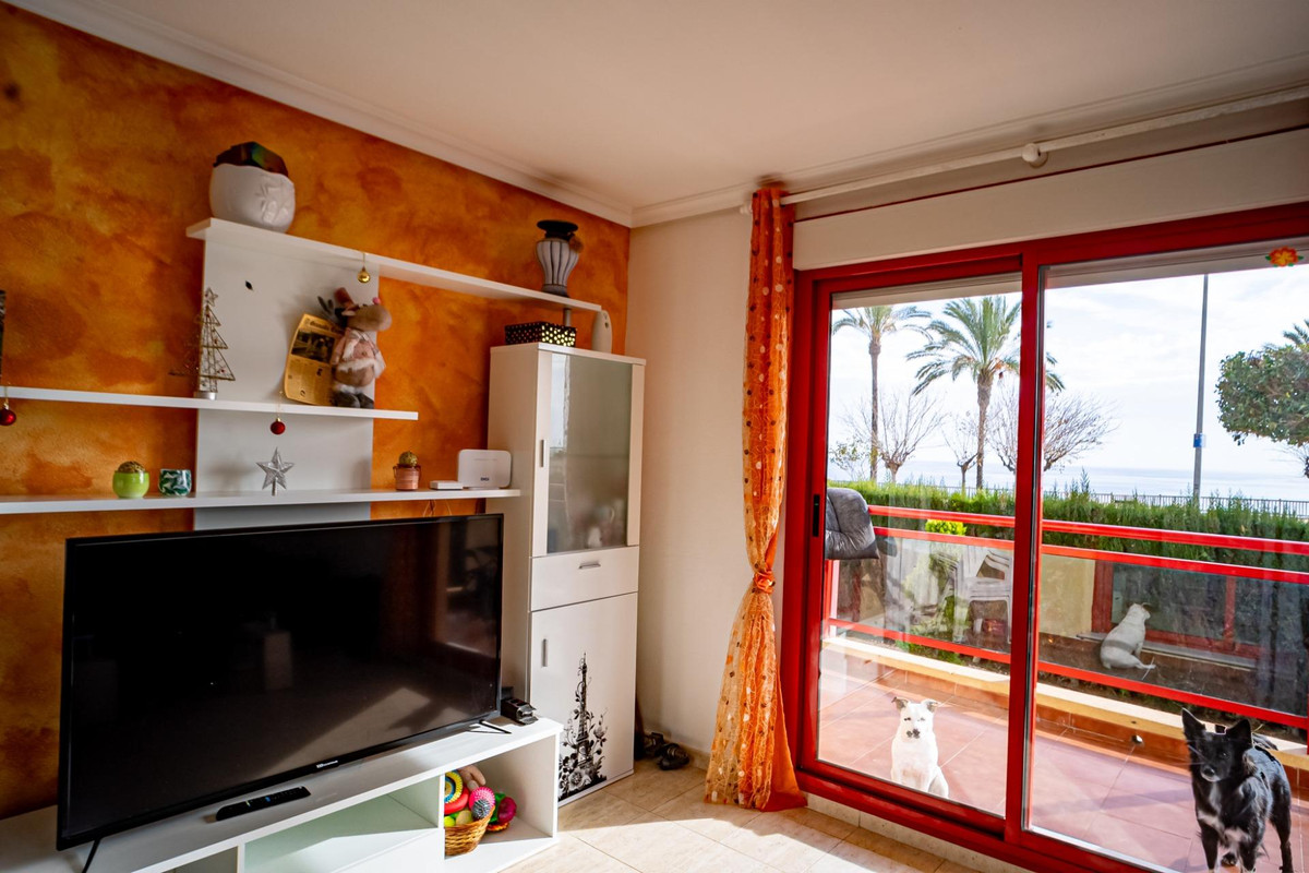 1-Bedroom Middle Floor Apartment in Villajoyosa | Sunny ... - Image 6