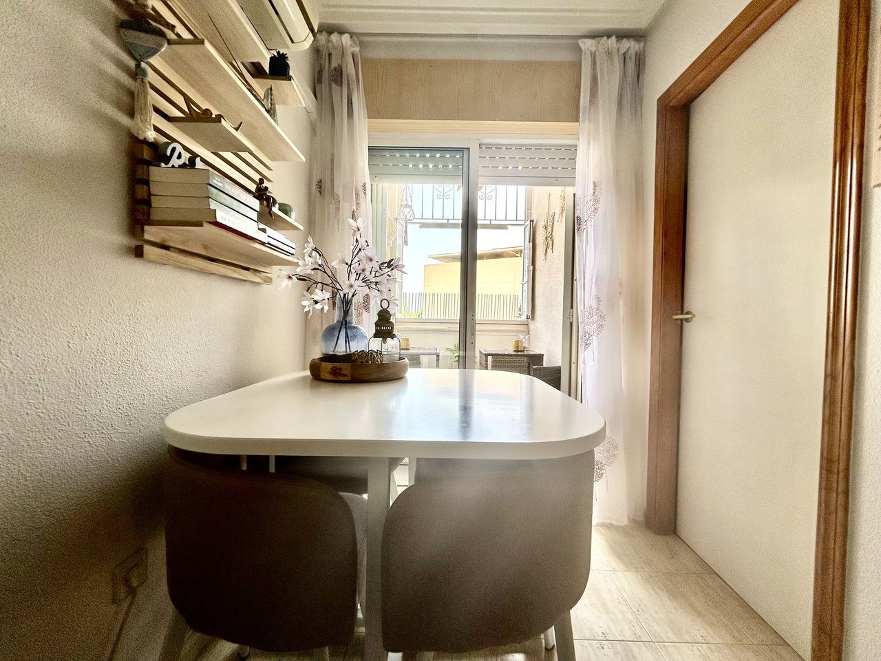 Mieszkanie z 2 Sypialniami w Centro, Torrevieja - Image 16