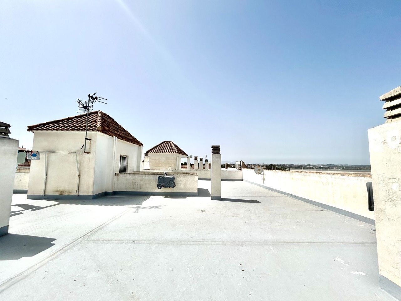 Mieszkanie z 2 Sypialniami w Centro, Torrevieja - Image 19