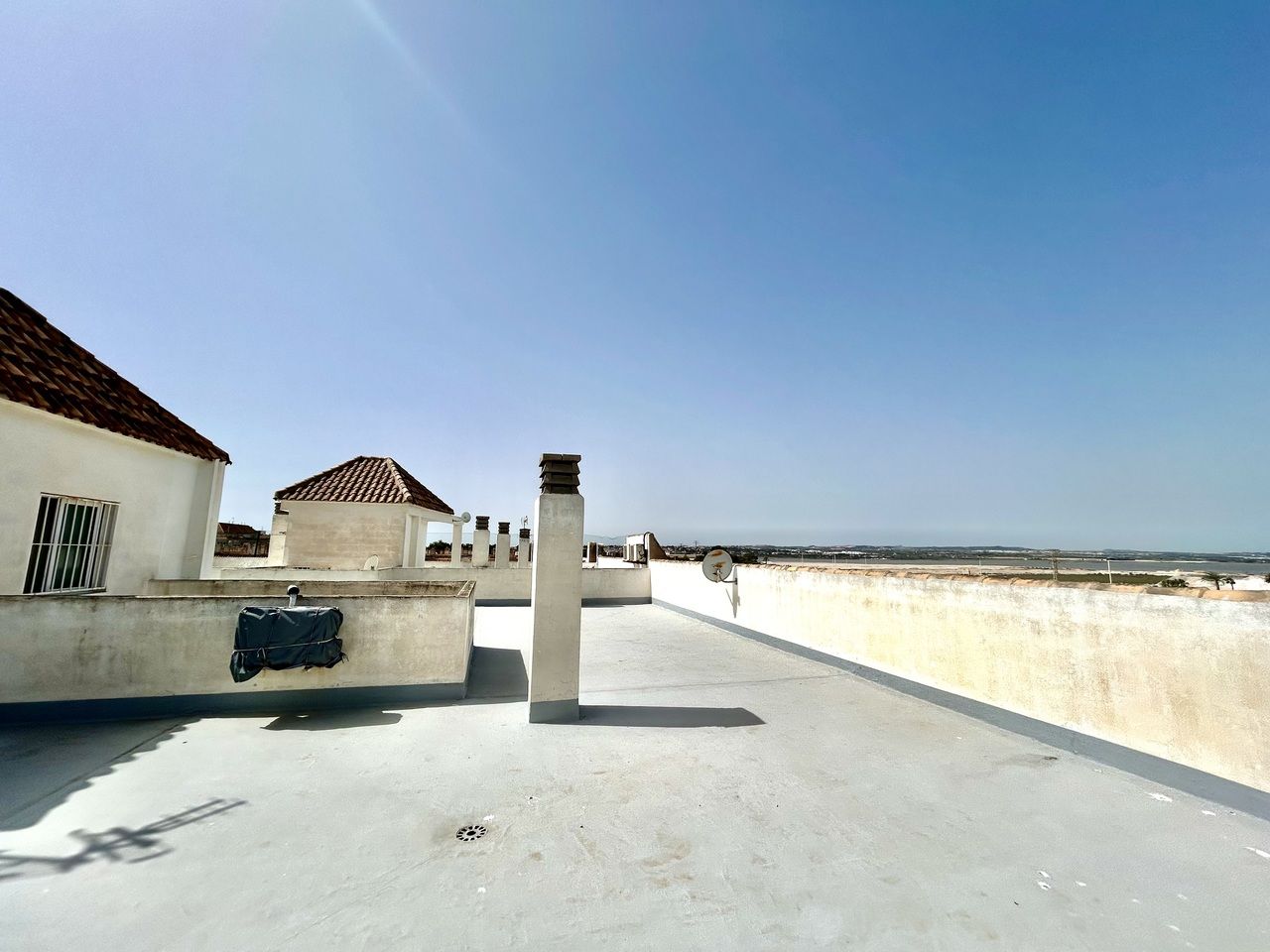 Mieszkanie z 2 Sypialniami w Centro, Torrevieja - Image 31