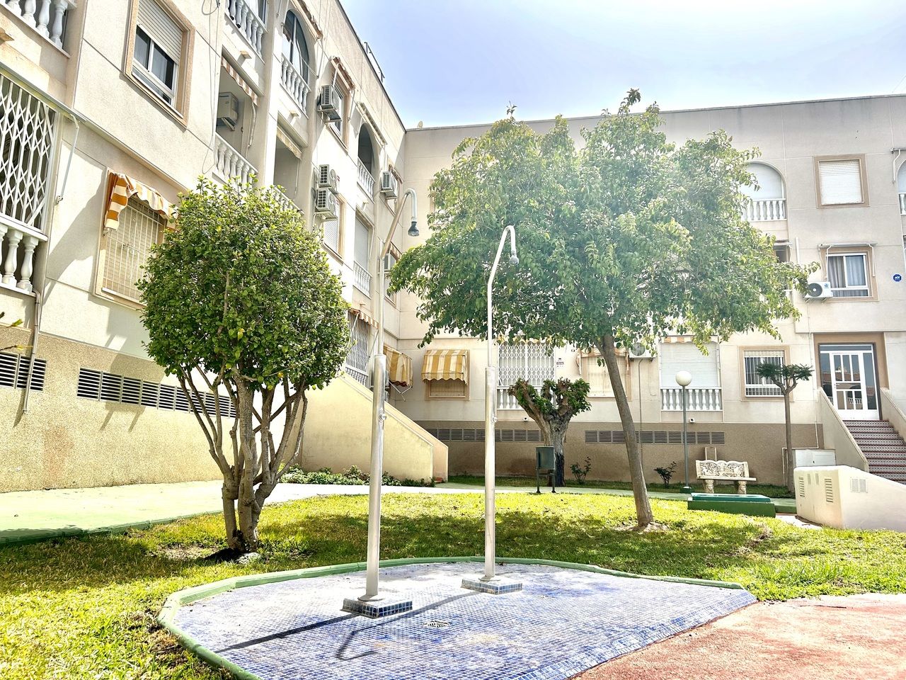 Mieszkanie z 2 Sypialniami w Centro, Torrevieja - Image 37