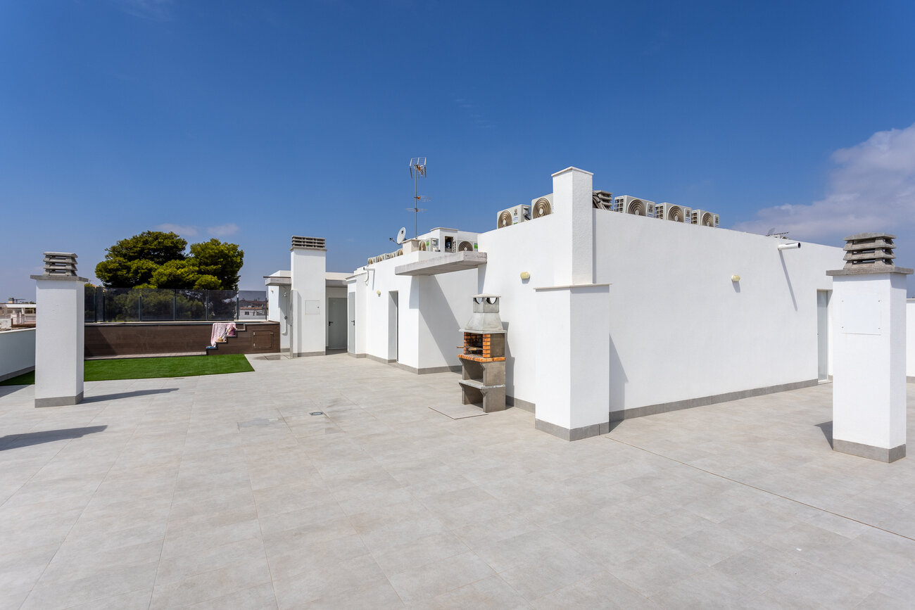 2-Bedroom Apartment in Lo Pagan - Image 5