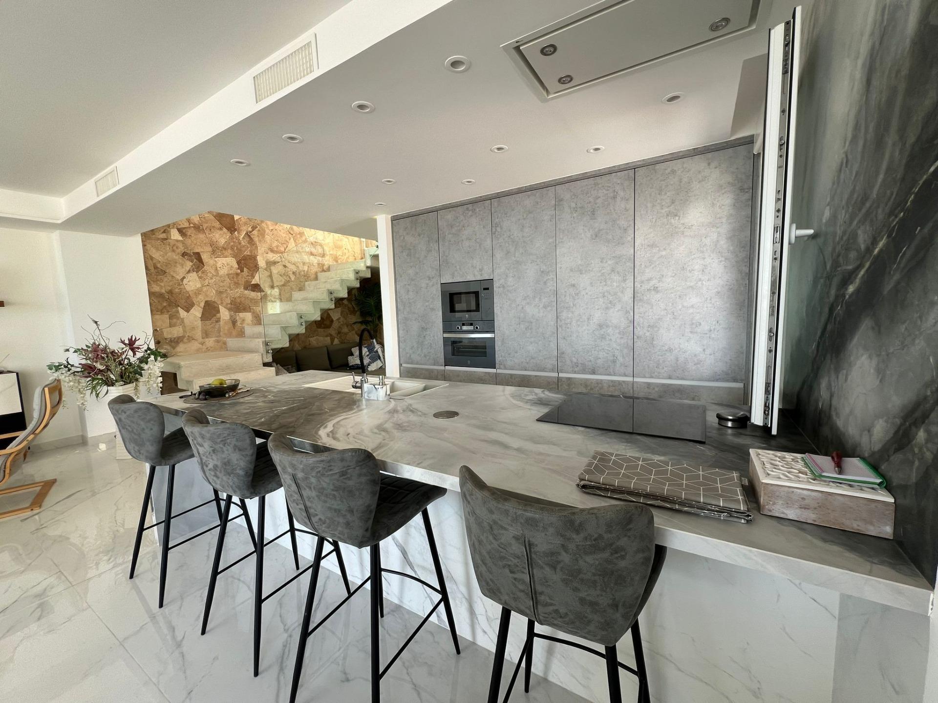 Villa de 5 Dormitorios en Los Europeos, Torrevieja - Image 13