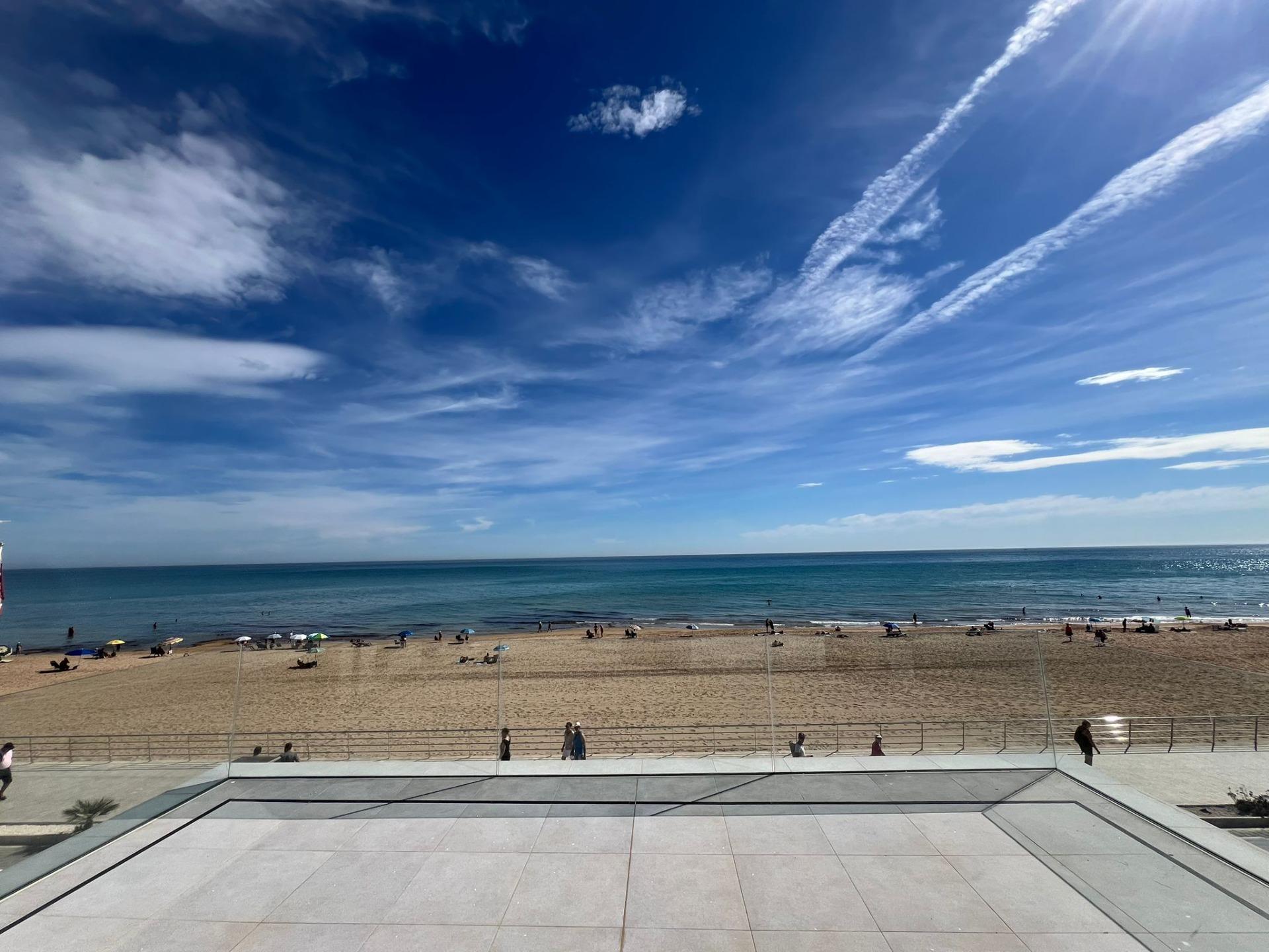 Villa de 5 Dormitorios en Los Europeos, Torrevieja - Image 30