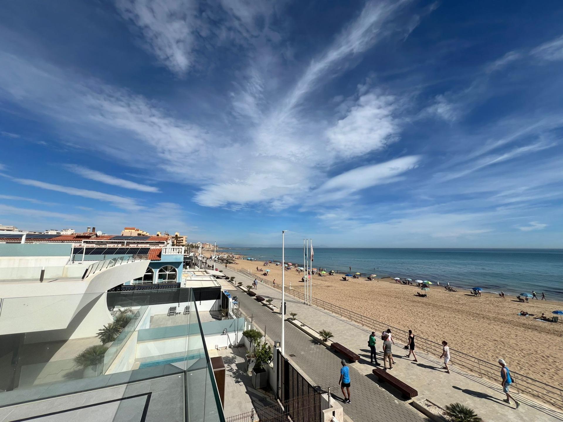 Villa de 5 Dormitorios en Los Europeos, Torrevieja - Image 37