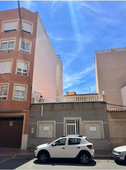 Casa de 4 Dormitorios en Estacion de Autobuses, Torrevieja