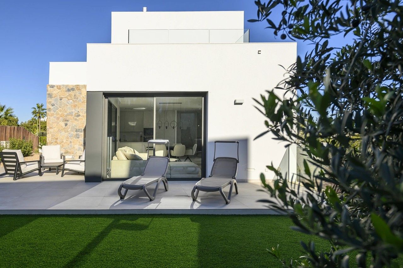 3-Bedroom Villa in Las Colinas Golf, Orihuela - Image 1