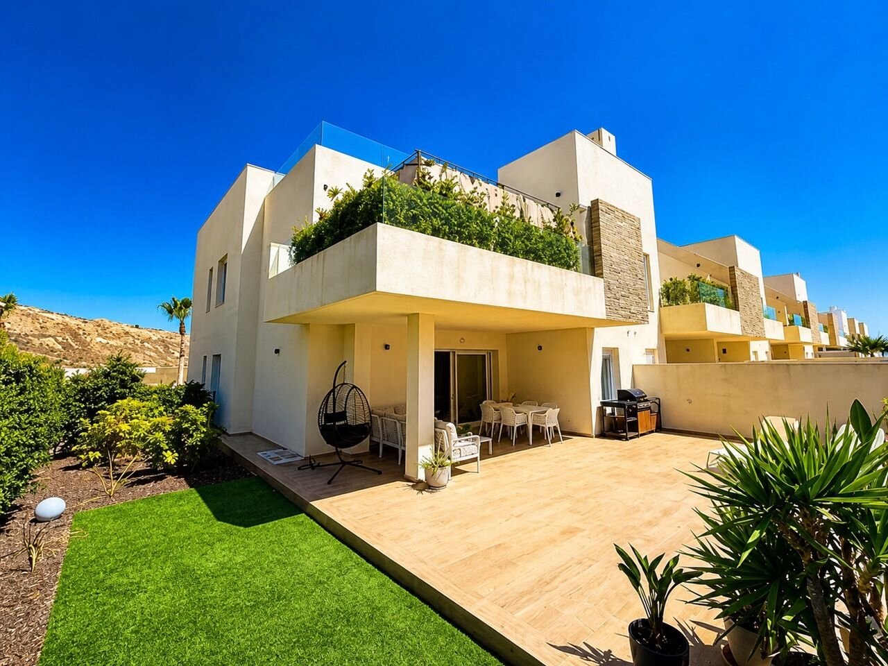 3-Bedroom Apartment in Comunidad Valenciana, Algorfa - Image 1