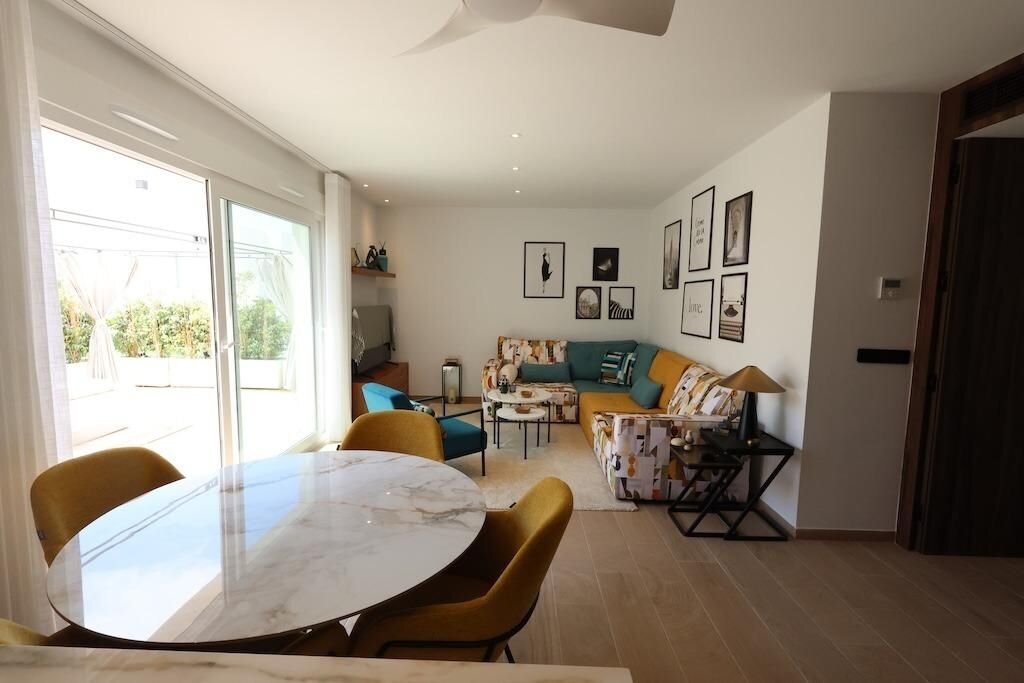 3-Bedroom Penthouse in Comunidad Valenciana, Algorfa - Image 10