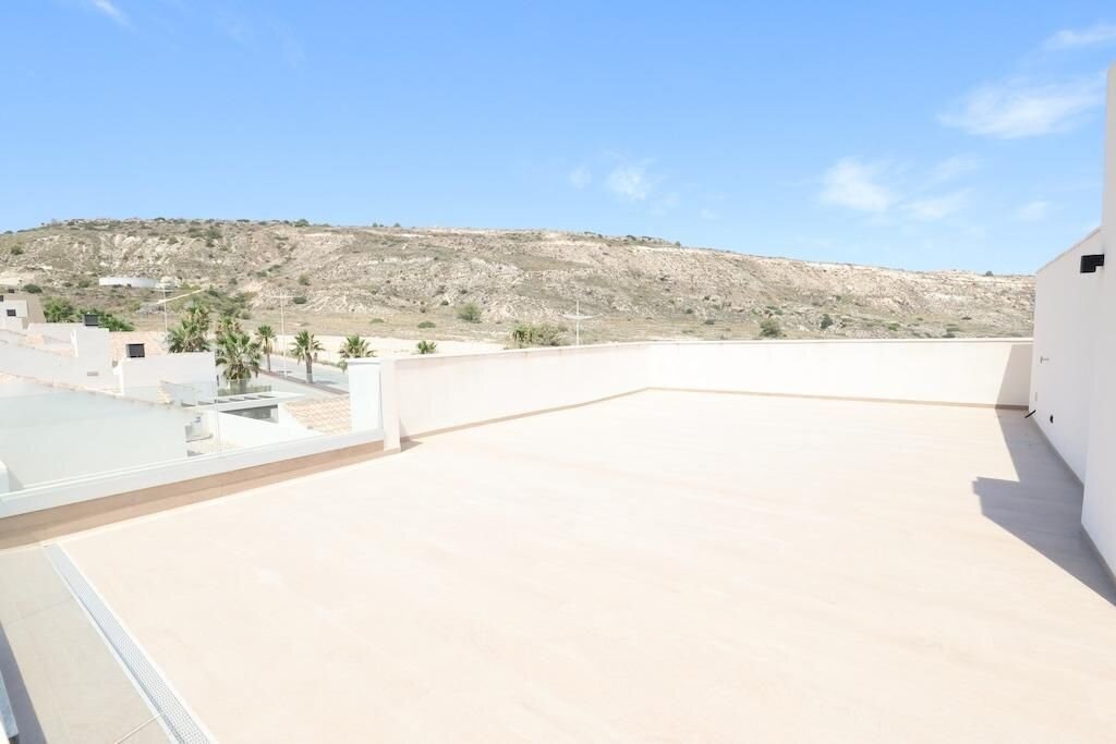3-Bedroom Penthouse in Comunidad Valenciana, Algorfa - Image 24