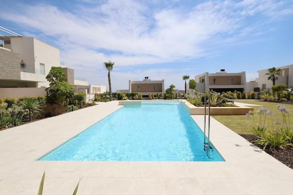 3-Bedroom Penthouse in Comunidad Valenciana, Algorfa - Image 29