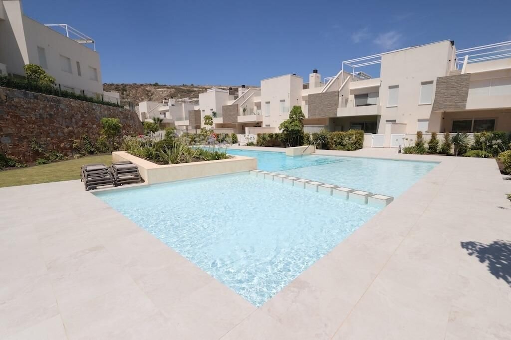 3-Bedroom Penthouse in Comunidad Valenciana, Algorfa - Image 30