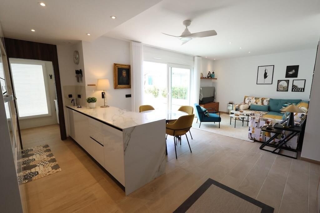 3-Bedroom Penthouse in Comunidad Valenciana, Algorfa - Image 9