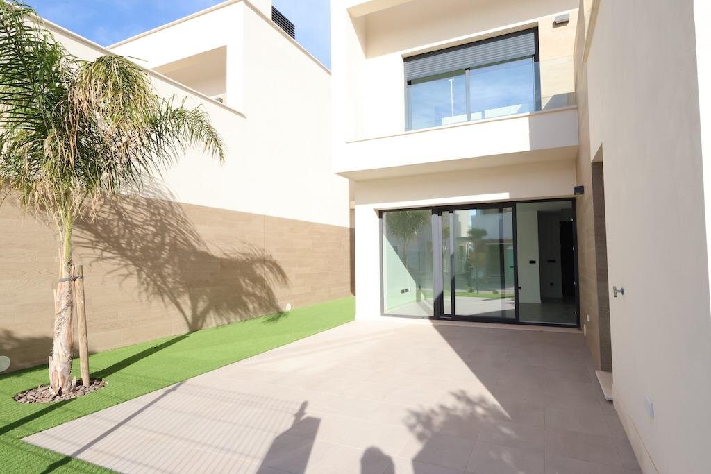3-Bedroom Villa in Dolores de Pacheco-Santa Rosalía, Los Alcázares - Image 3