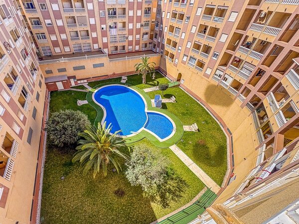 Apartamento de 2 Dormitorios en Centro, Torrevieja