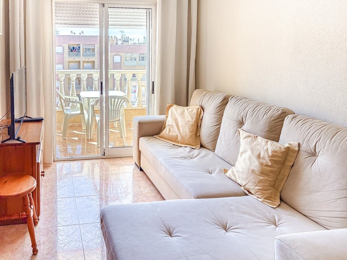 2-Bedroom Apartment in Centro, Torrevieja - Image 6